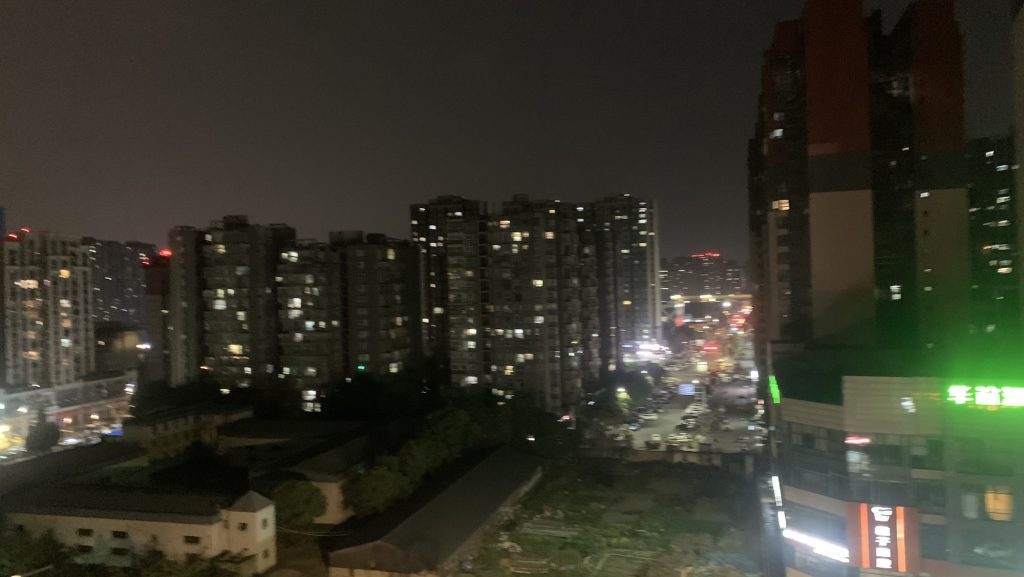 王光卫诗词《蝶恋花·元宵客成都》